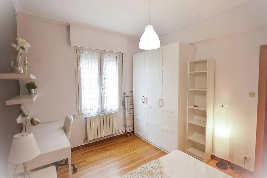 Apartamento En Zona Residencial Cerca Del Guggenheim Bilbao Appartamento